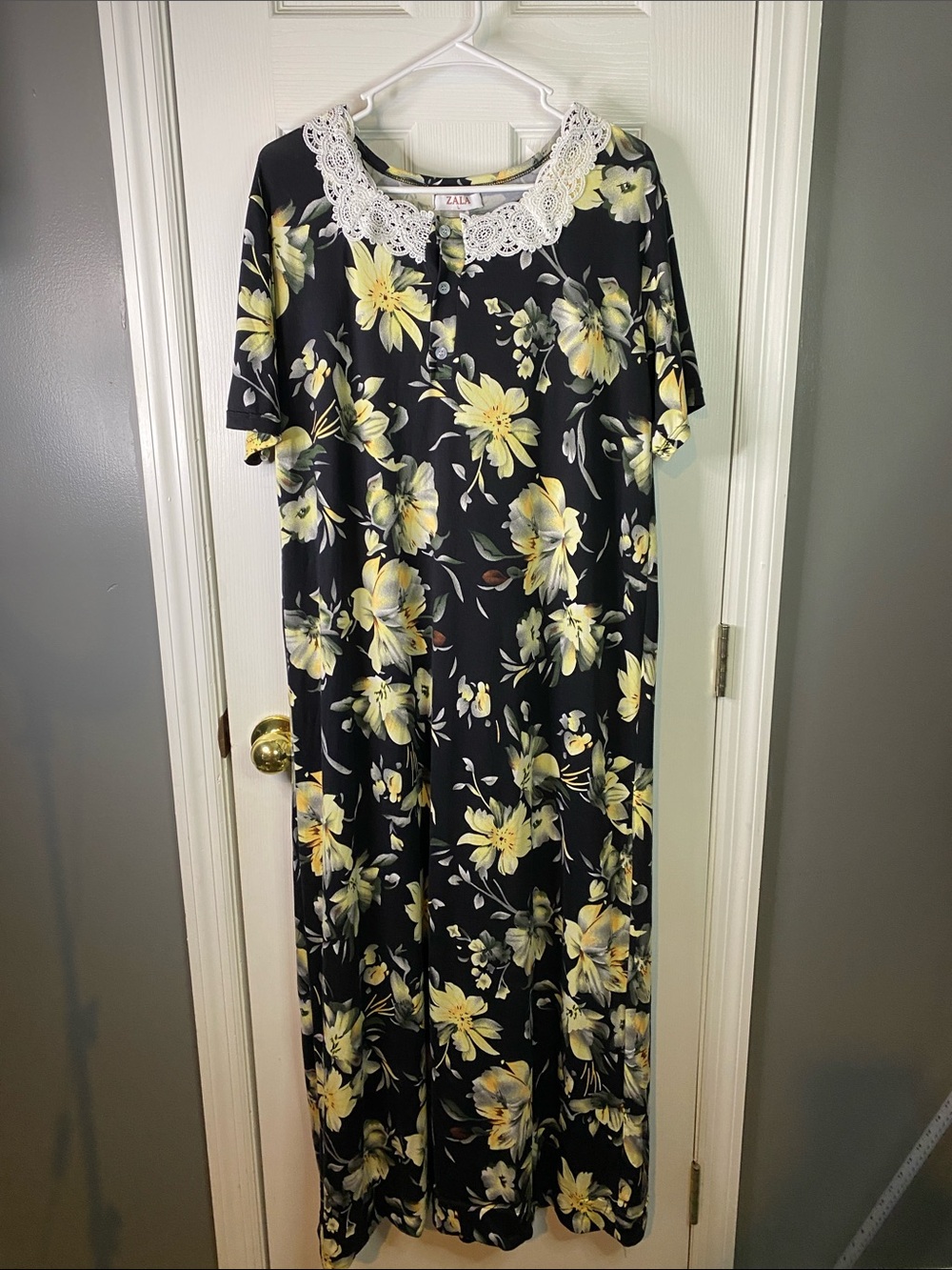 Zala Black Maxi Dress with Yellow Floral Print and White Lace Collar Size Large.